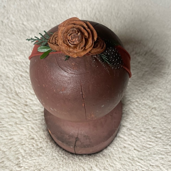 ‘Redwood’ Rust Pine Cone Rose Tie Back Headband - Picture 2 of 9